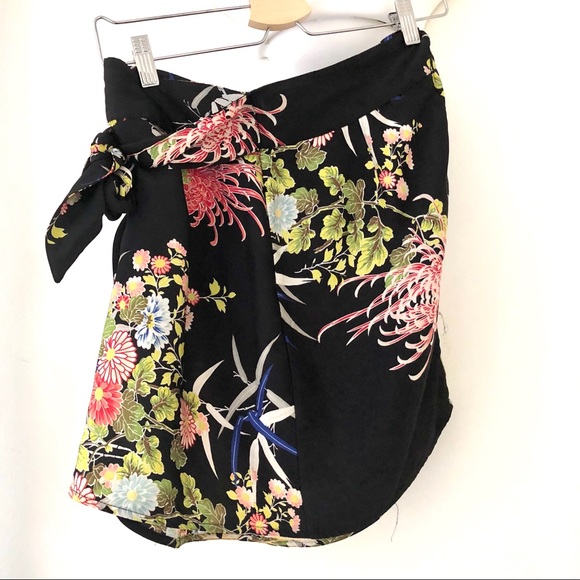 Zara Black Floral Skirt. Small. - Picture 3 of 4